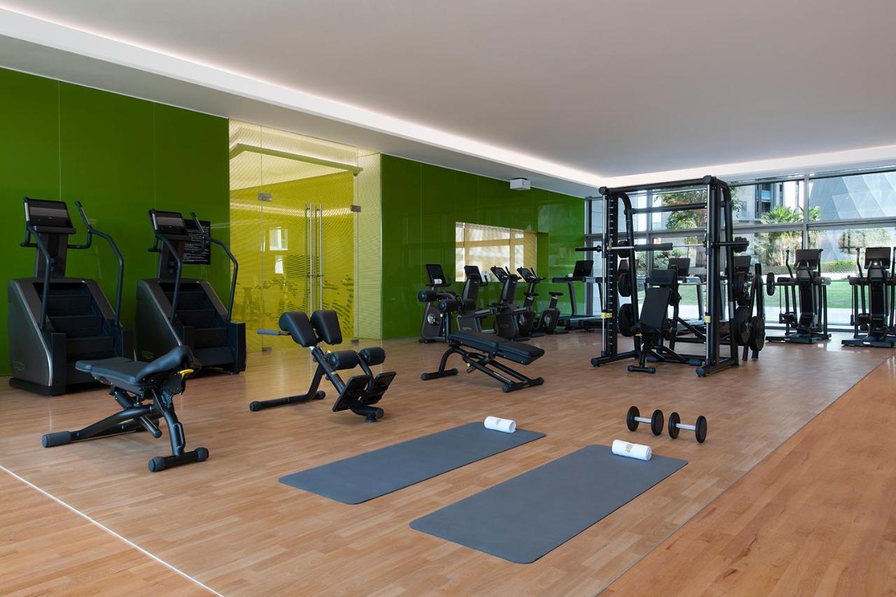 Banyan Tree Doha At La Cigale Mushaireb Εξωτερικό φωτογραφία The gym at the hotel