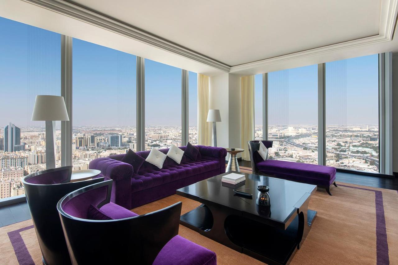 Banyan Tree Doha At La Cigale Mushaireb Εξωτερικό φωτογραφία A suite at the Ritz-Carlton, Riyadh